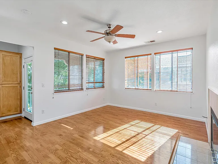 3654 Jasmine Cir — Photo 2