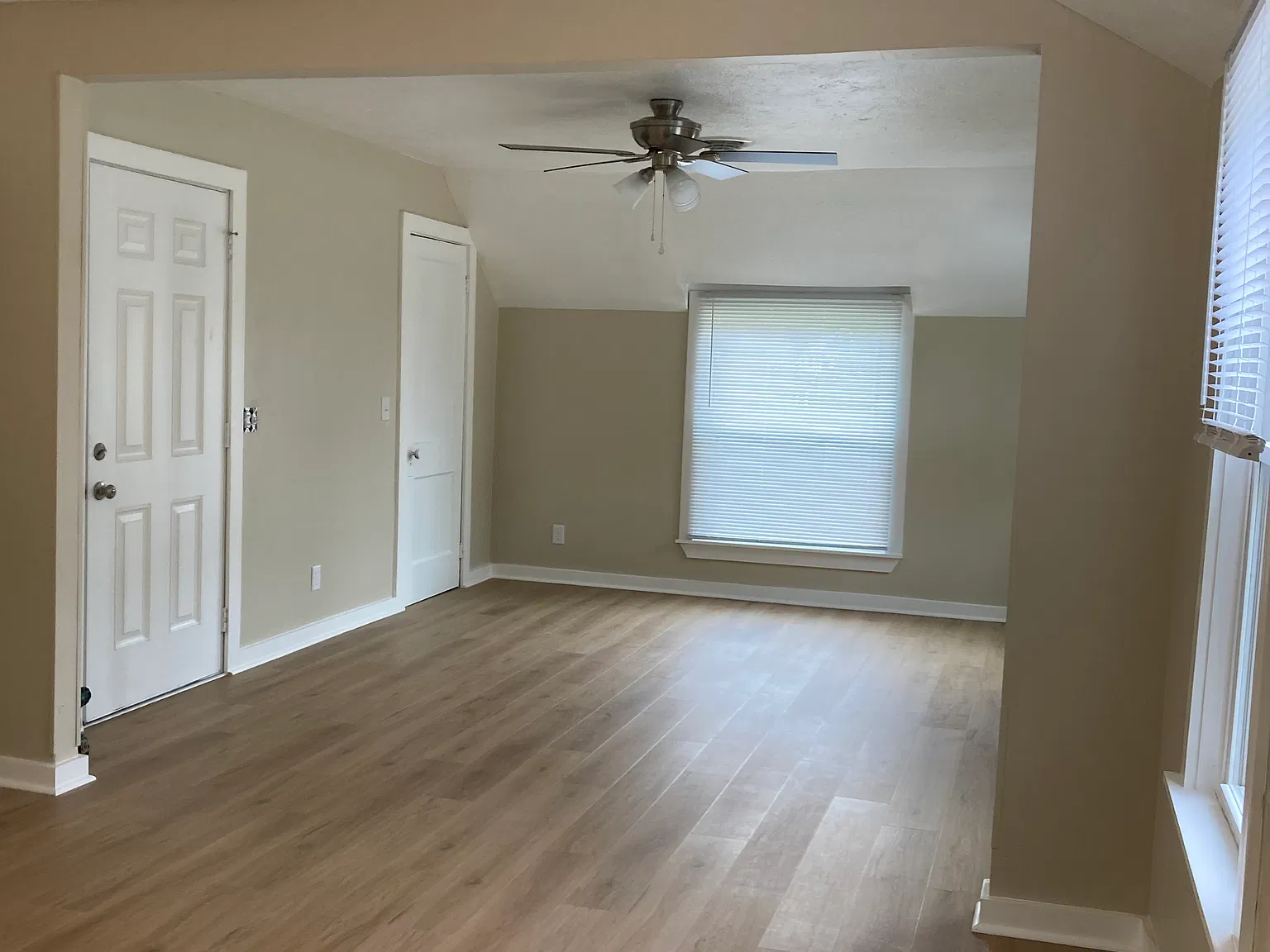 Eaglewood Dr, Willoughby — Photo 4