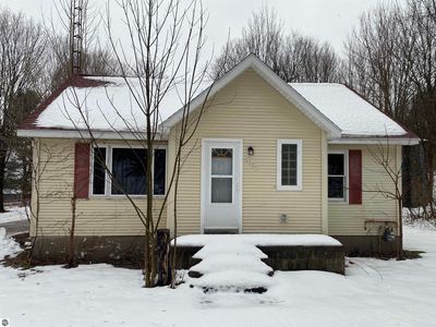 3057 Lynn St, Boyne Falls, MI, 49713