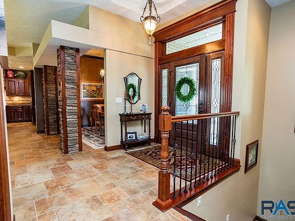 2nd image of 6613 S Whitechurch Cir
