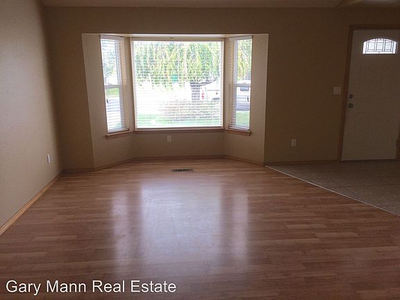 3rd image of 113 E Belair Dr