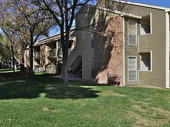 2nd image of 2990 Trawood Dr APT 005D