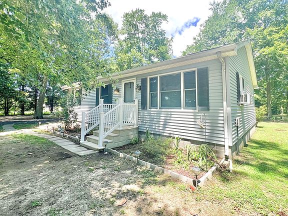 3rd image of 5203 Simpkins Dr