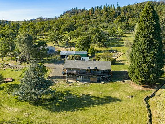 3rd image of 2444 Gardner Rd