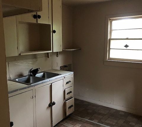 3rd image of 145 W 78th St