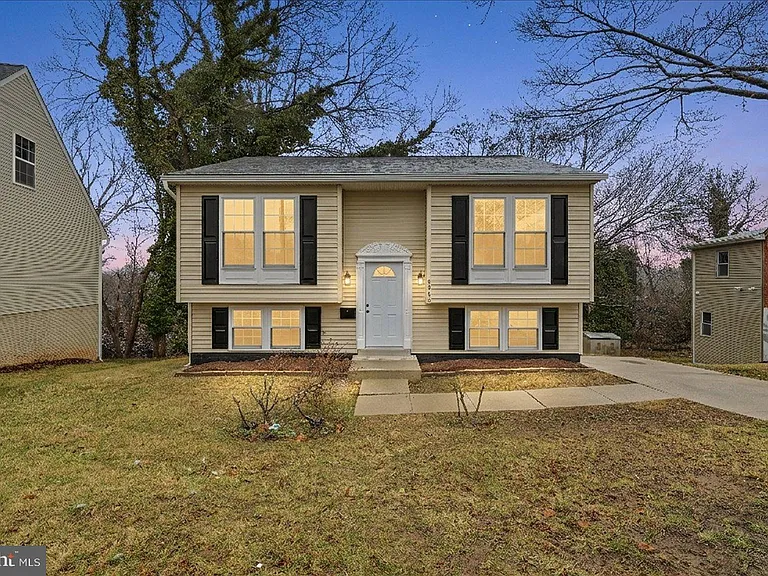 6915 Adel St — Photo 4