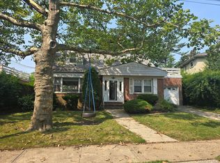 1037 Annapolis St, Far Rockaway, NY 11691