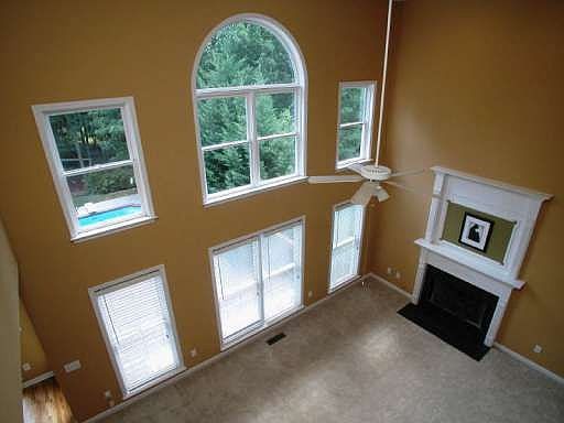 4th image of 805 Milton Oaks Dr
