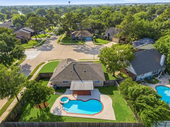 11014 Rippling Fields Ct, Houston, TX 77064