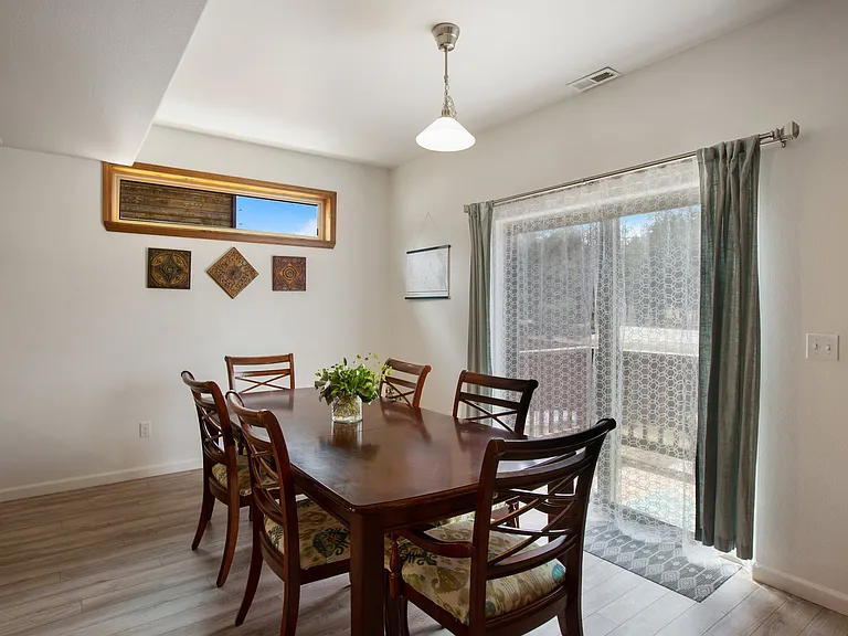 705 Valley View Dr — Photo 16