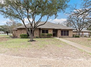 9611 N Dowling Rd, College Station, TX 77845