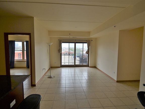 4th image of 2322 S Canal St Unit 611