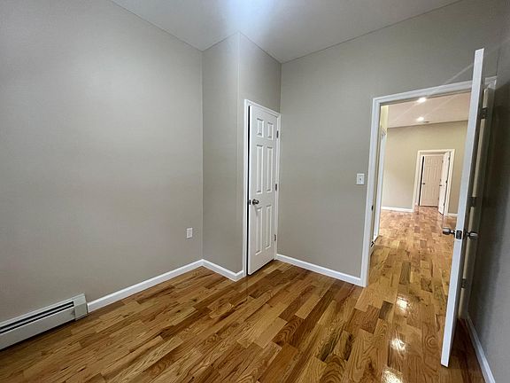 5th image of 3380 Seymour Ave