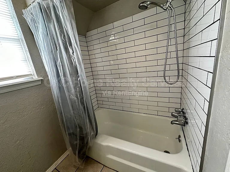 8417 S Villa Ave — Photo 14