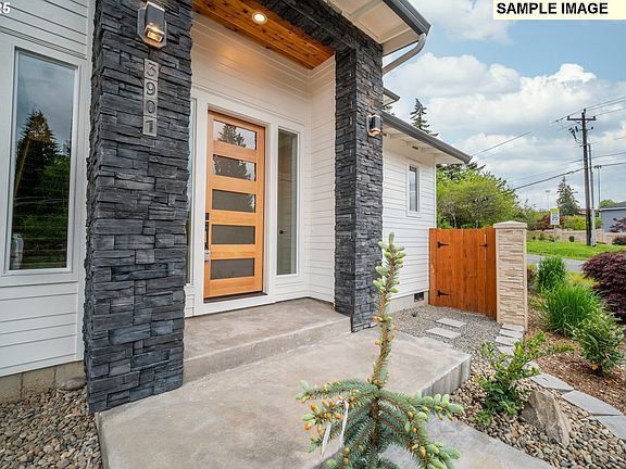 3rd image of 5809 NE 111th Cir