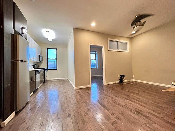 3rd image of 240 Crown St APT 2W