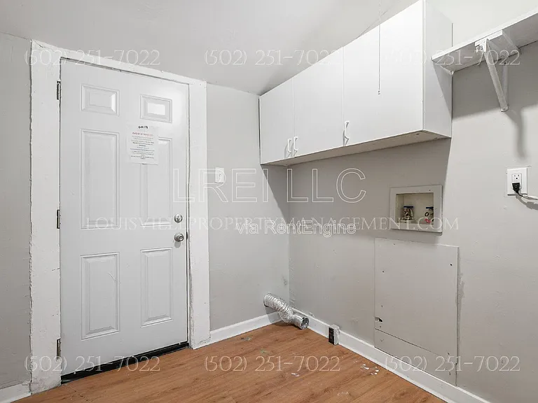 2424 Rowan St — Photo 3
