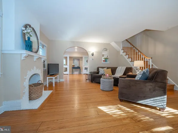 221 Harrogate Rd, Wynnewood, PA 19096