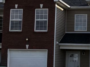 120 Darby Woods Ct, Radcliff, KY 40160