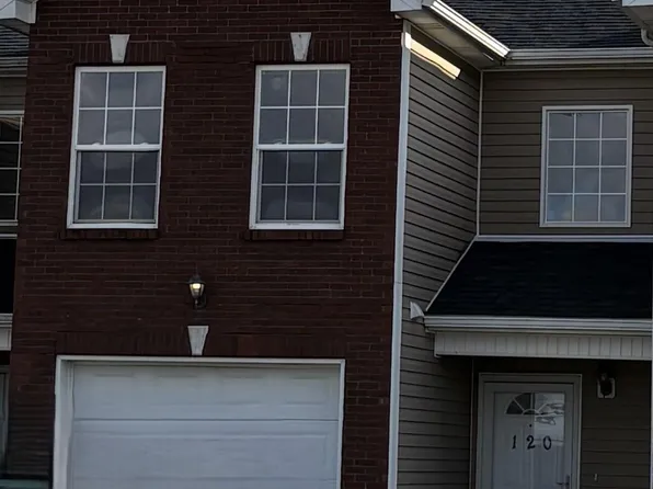 120 Darby Woods Ct, Radcliff, KY 40160