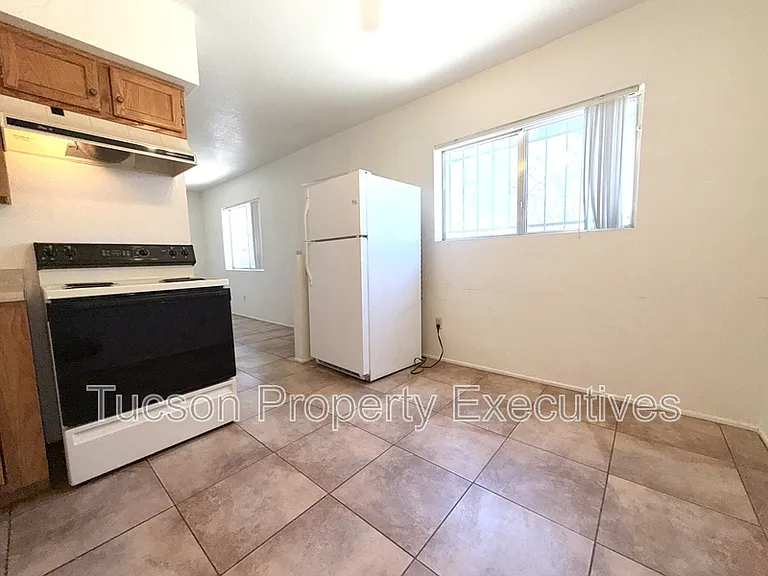 4901 E Pima St — Photo 3