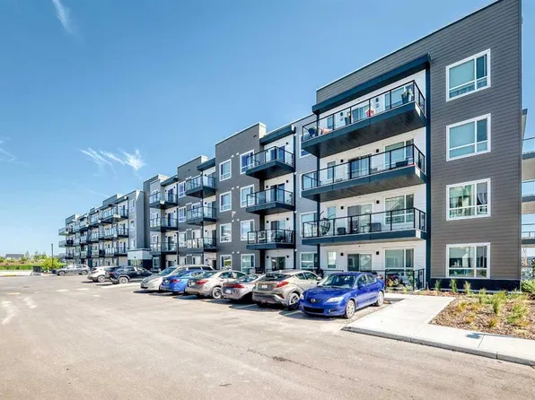 33 W Carringham Gate NW #3211, Calgary, AB T3P 2H6