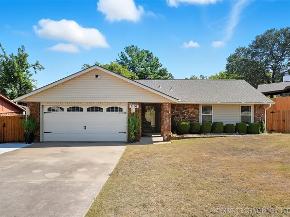 1503 Briarwood Ln, Henryetta, OK 74437