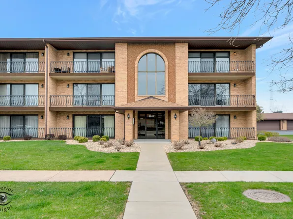 8242 160th Pl APT 1E, Tinley Park, IL 60477