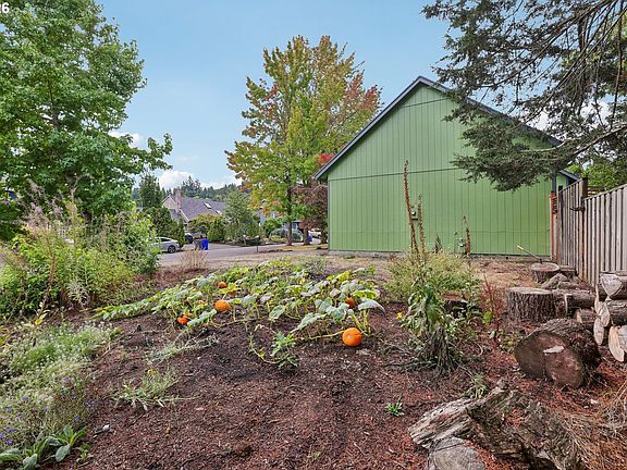 5th image of 6715 SE 114th Ave