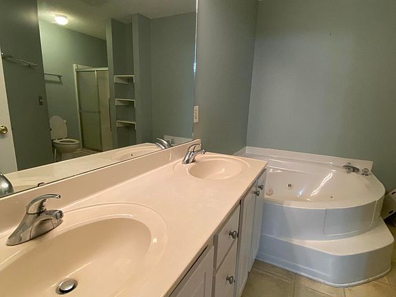 5th image of 1418 Willoughby Park Court Unit 2