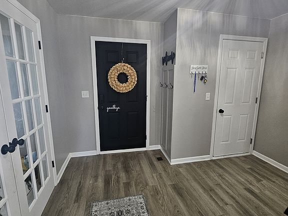 5th image of 267 Springwood Dr