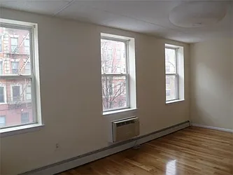 Rented by R New York