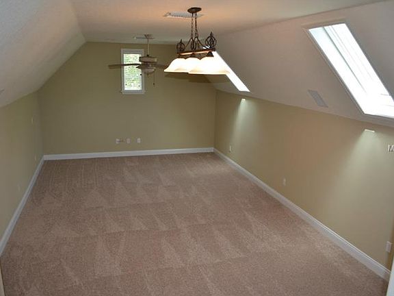 5th image of 112 Ashford Dr