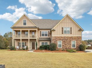 300 Grandmas Ln, Fayetteville, GA