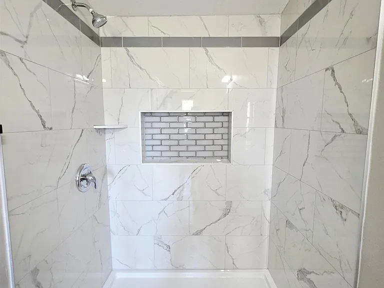 312 Paddock St #1 — Photo 10