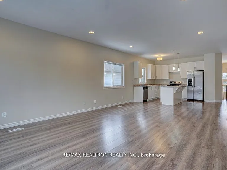 346 Cannifton Rd N — Photo 2