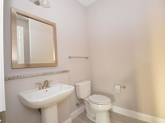 3rd image of 10019 Hidden Pines Ln