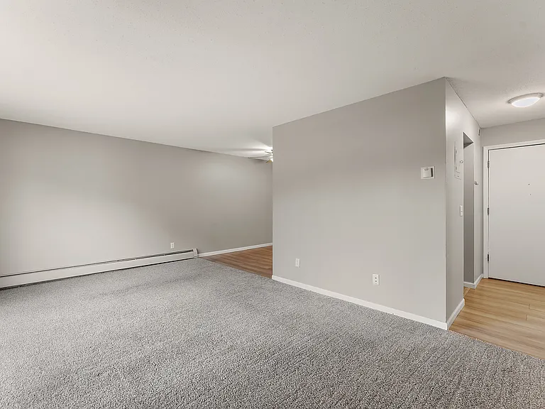 Lancaster Village Apartments — Photo 31