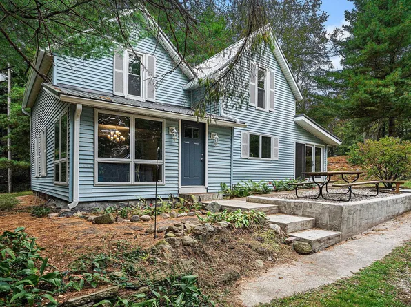 321 N 22nd St, Goshen, IN 46528