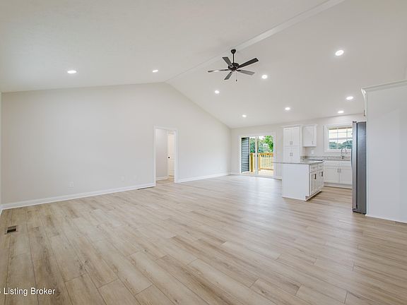 3rd image of 43 Valerie Ct