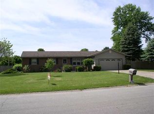 27534 Bittersweet Ln, Elkhart, IN 46514