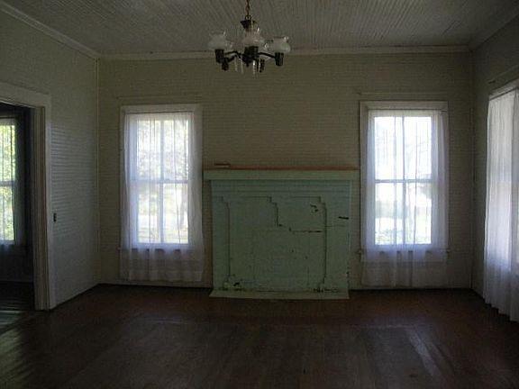 4th image of 502 S Tillman St