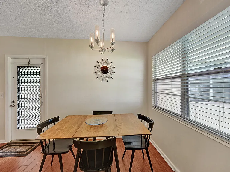 232 Farnham Cres #232-J — Photo 27