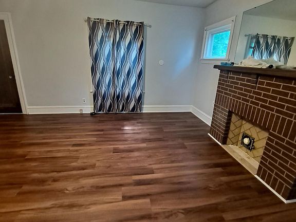 4th image of 495 Walnut St #1
