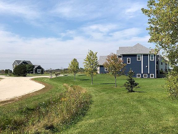2nd image of 545 Meadow Breeze Ln