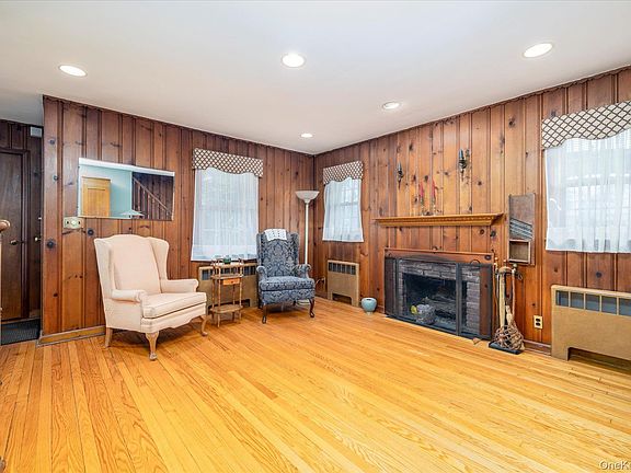 3rd image of 11 Maple Street