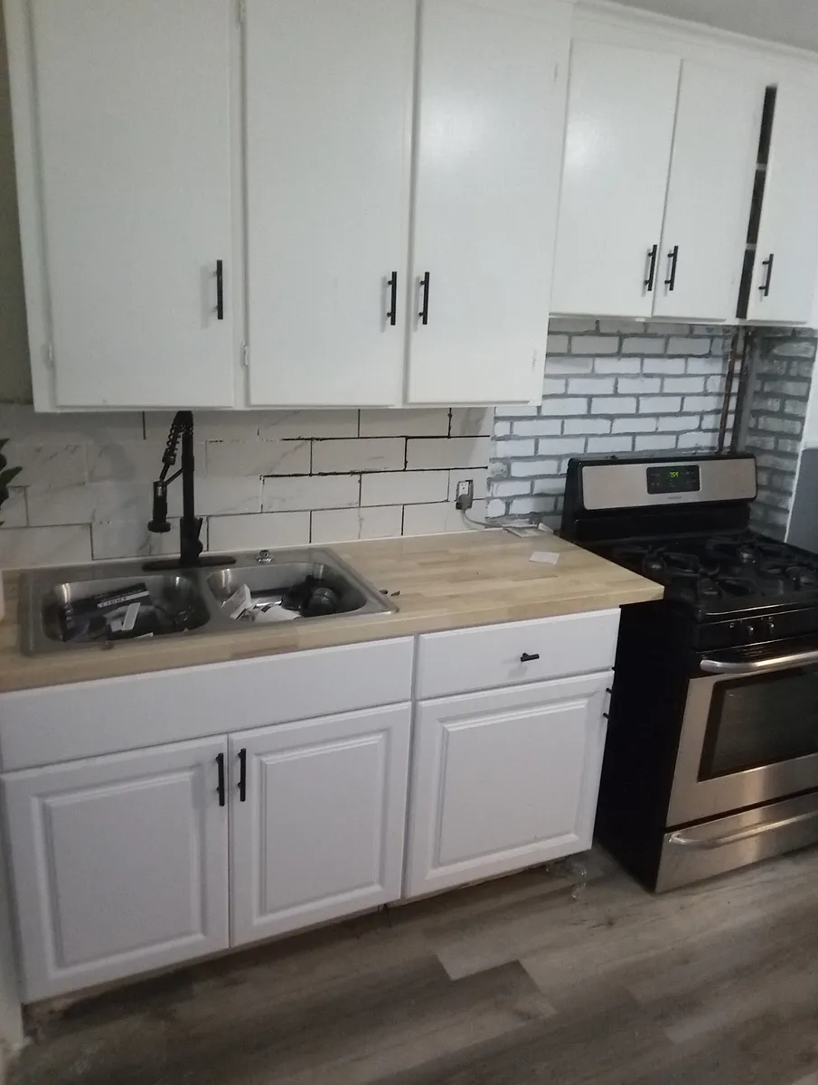 Building Photo - 408 Roosevelt Ave #2S