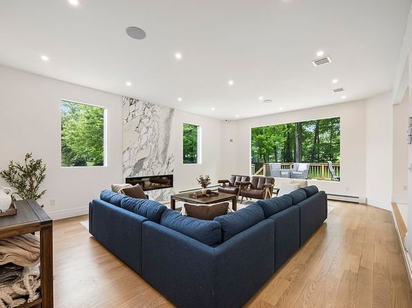 33 Oxford Dr