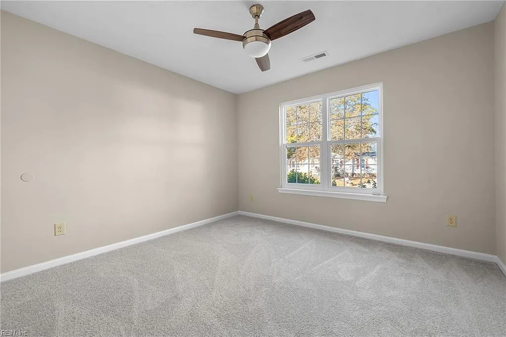 100 Mallard Dr — Photo 4