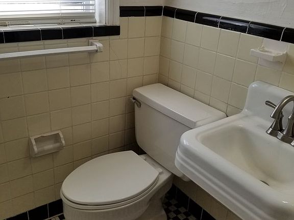 5th image of 6643-6645 Devonshire Ave #2E